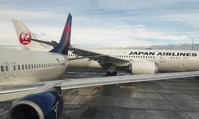 The right wing of a Japan Airlines jet strikes the tail of a Delta Air Lines plane while the aircraft were taxiing at Seattle-Tacoma International Airport in SeaTac, King County, Washington, U.S., Feb. 5, 2025. Photo by Instagram/thejasonchannel