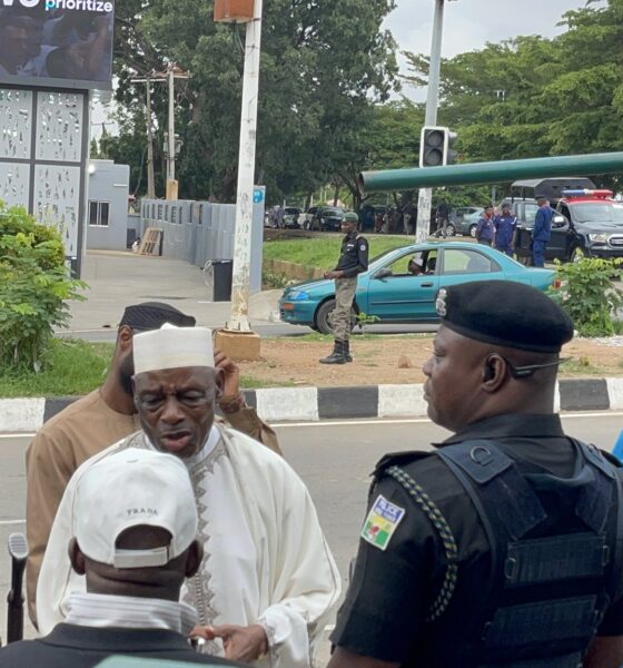 PDP 100th NEC Meeting: Happening Now- Federal Police, @PoliceNG other Security Agencies with the Order of All Progressives Congress (APC), @OfficialAPCNg harassing Board of Trustees members and staff of the Party’s National Secretariat in a bid to stop the scheduled meeting.