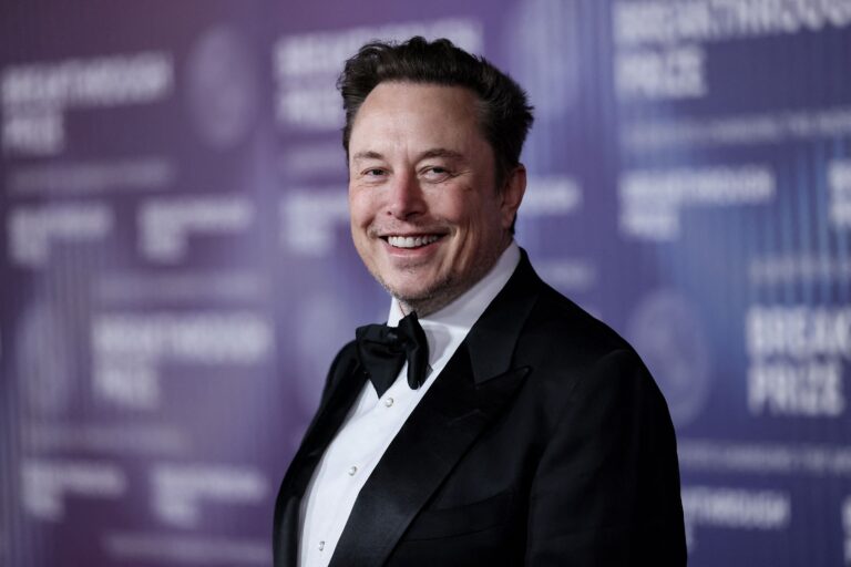 Elon Musk Reclaims Richest Person Title After Oracle’s Larry Ellison Briefly Surges to No. 1