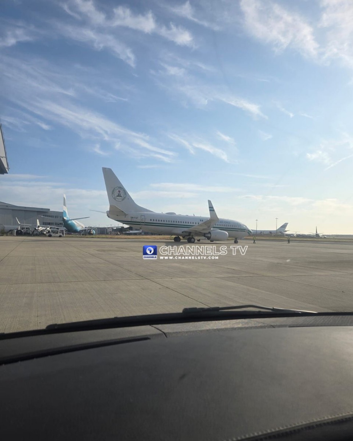 Aircraft conveying