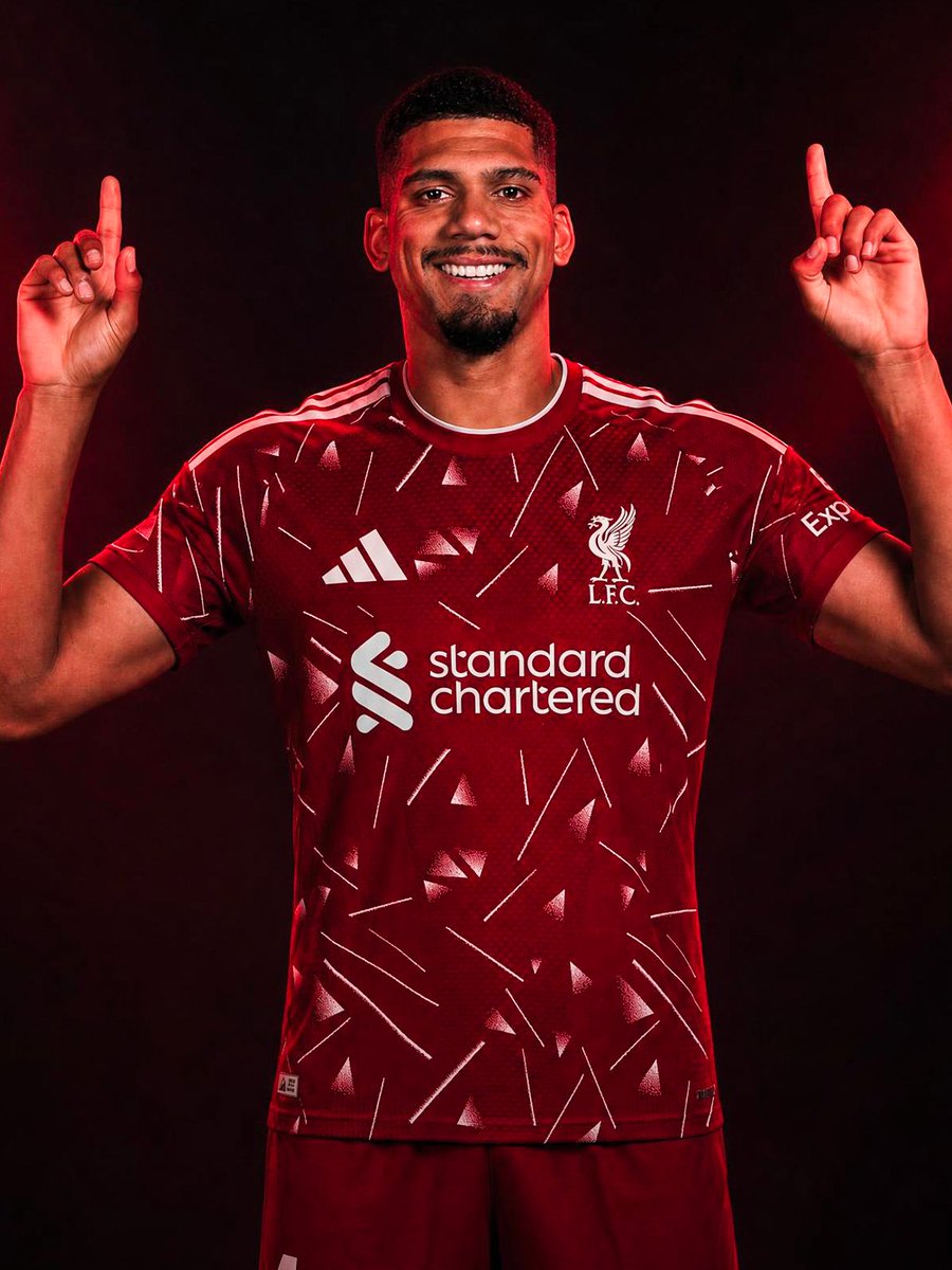Liverpool Agree Shock Loan Deal for Barcelona Defender Ronald Araújo